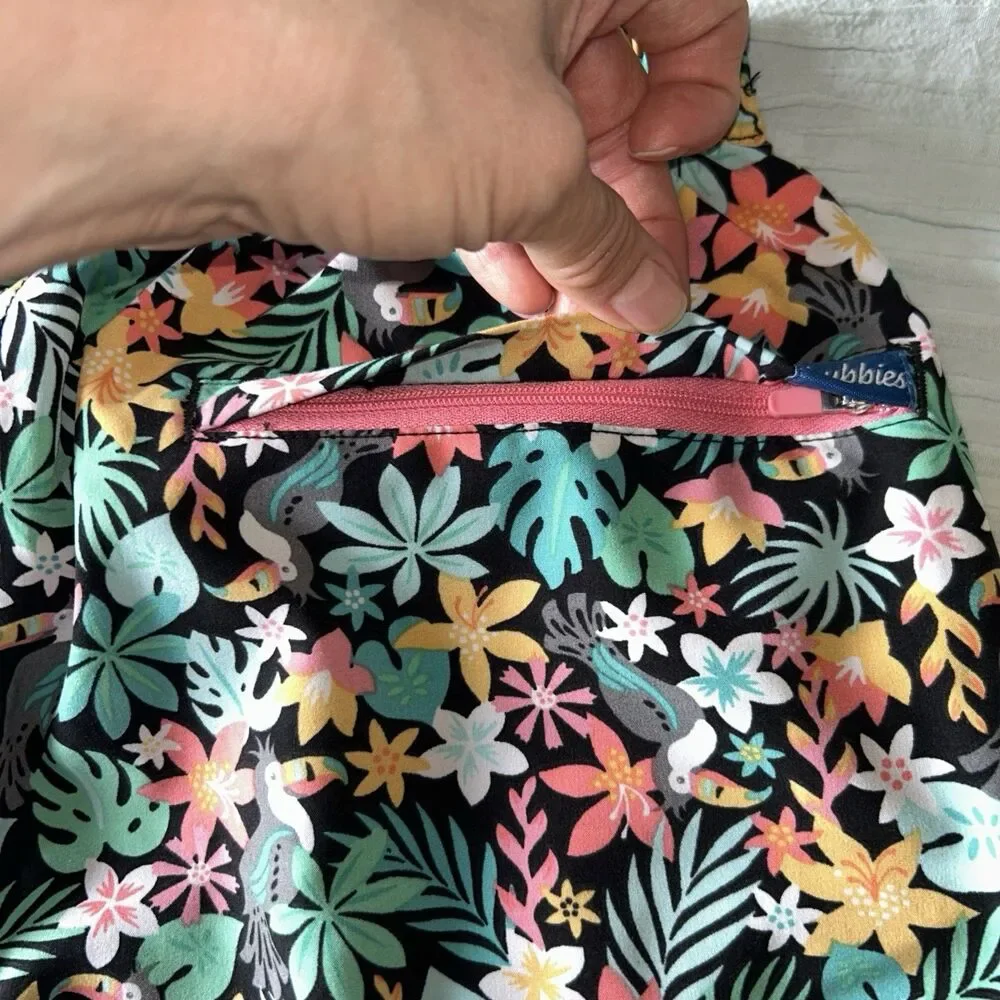 Chubbies The Bloomerangs Boys Medium Swim Trunks Midnight Flowers Tuscan Palm